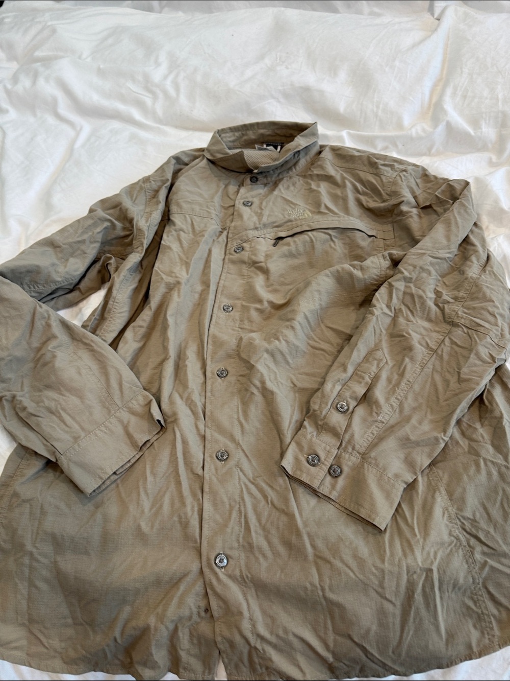 The North Face Men's Lightweight Button-Front Shirt Jacket in Khaki